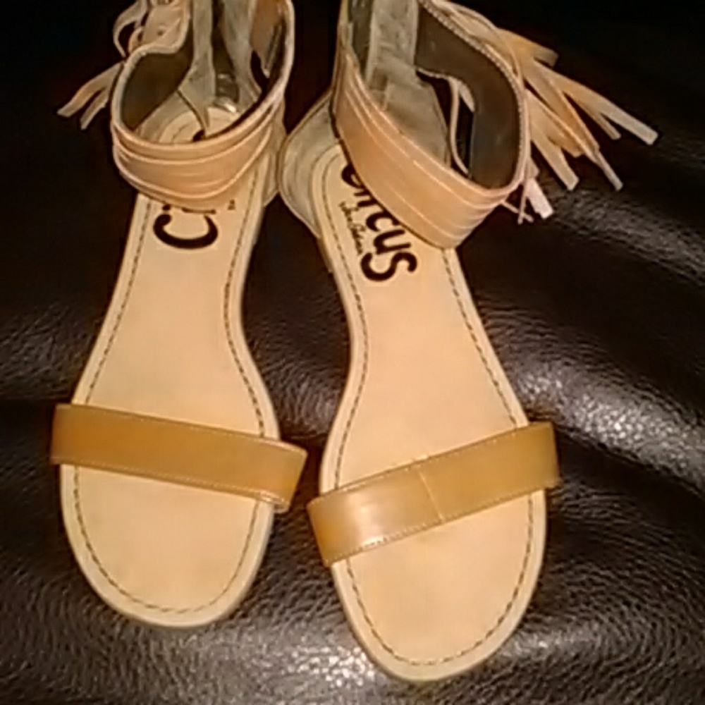 Circus sandles